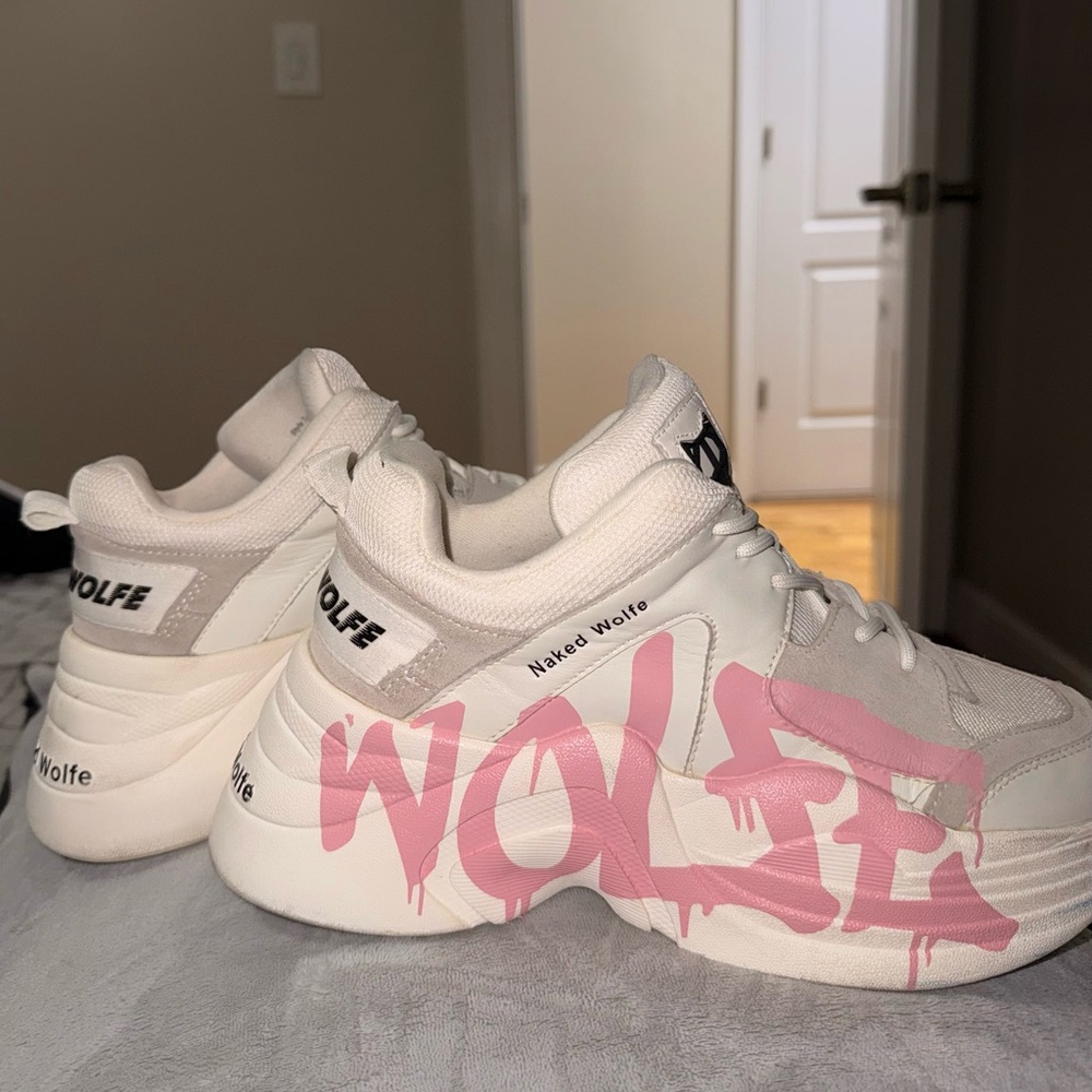 Naked Wolfe Women's White and Pink Sneakers